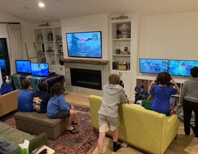 Почему современные дети часами любят смотреть, как другие играют в компьютерные игры