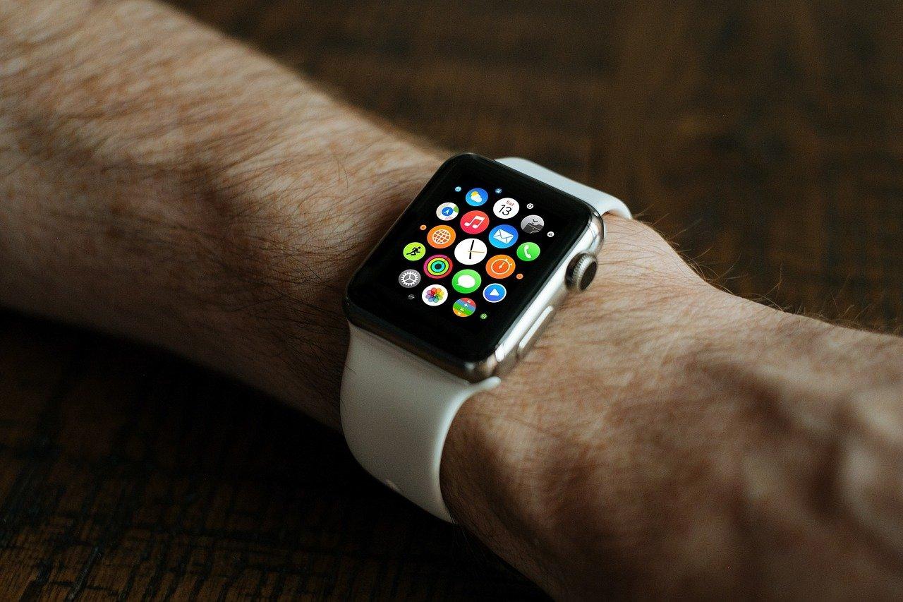10 причин не менять Apple Watch 5 и 6 на новую 7-ю модель